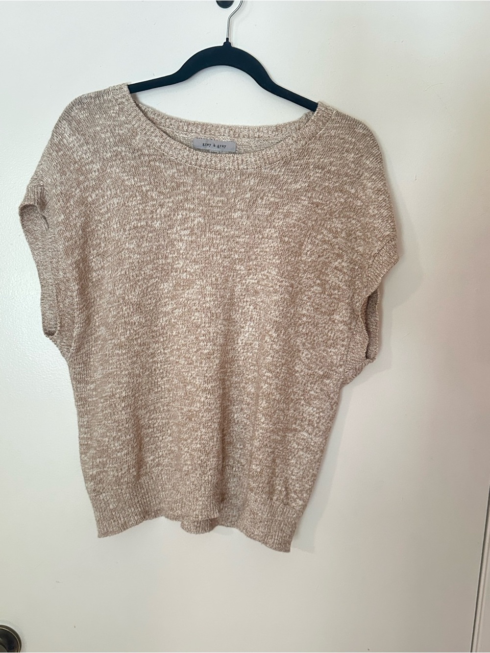 Grey & Gray Short Sleeve Knit Top in Beige Heather